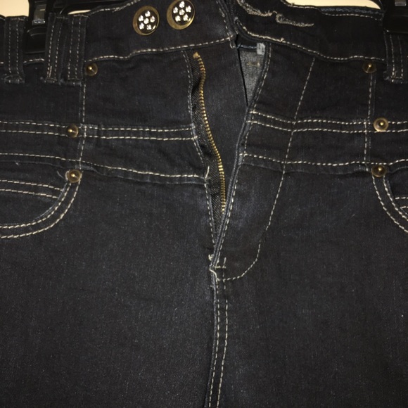 Jeans - Picture 2 of 5